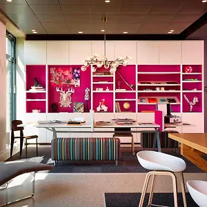 מלון Moxy Munich Airport, Schwaig bei Nürnberg